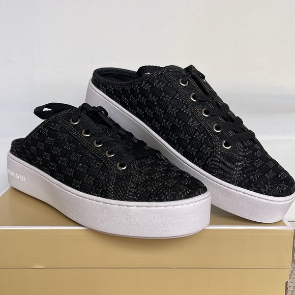 Michael Kors POPPY SLIDE SNEAKER MK DEBOSSED WASHED DENIM
49T4POFP3D Platforms - Picture 5 of 16